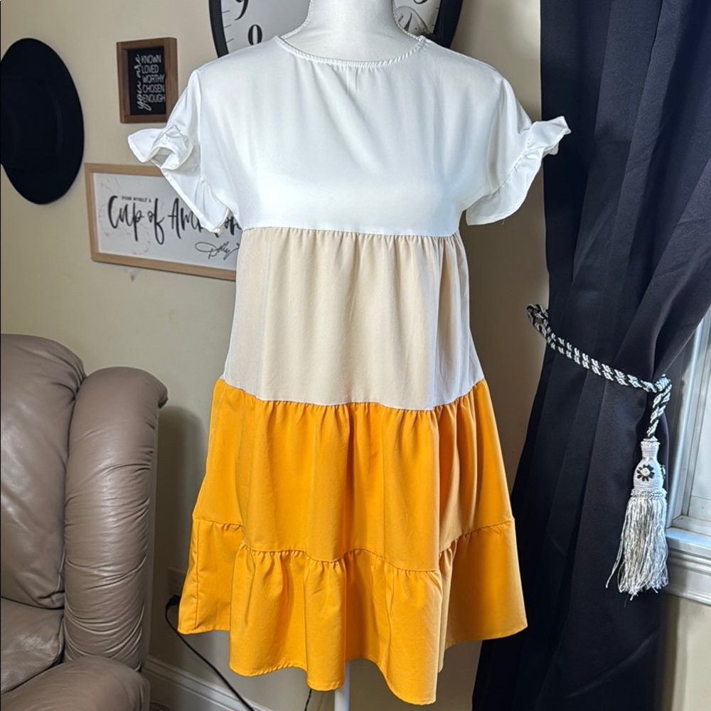 NWOT- Stylish Mini Dress in White, Cream, and Yellow XSmall/Small - Picture 2 of 11